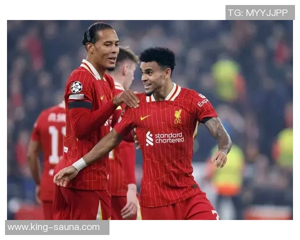 足球俱乐部签约外国球星引发关注背后的策略与挑战分析