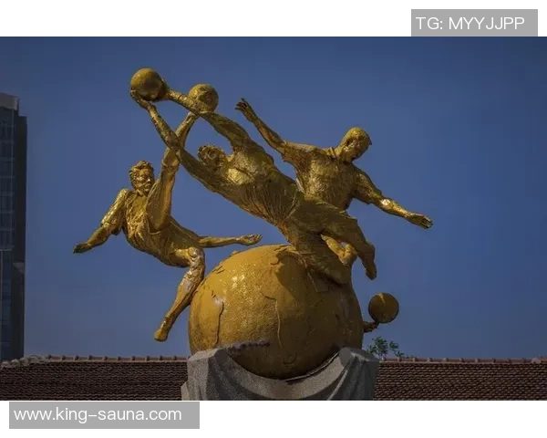 世界各地足球明星雕像的分布与背后故事揭秘 世界各地足球明星雕像的分布与背后故事揭秘