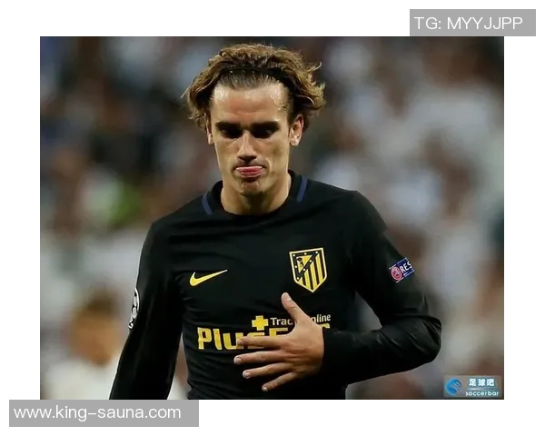 球星视角下凯撒足球运动员的全面评价与独特贡献分析 球星视角下凯撒足球运动员的全面评价与独特贡献分析